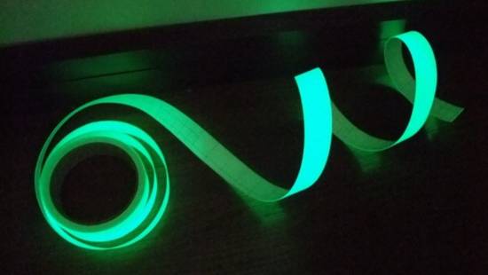 Cinta Adhesiva Fotoluminiscente